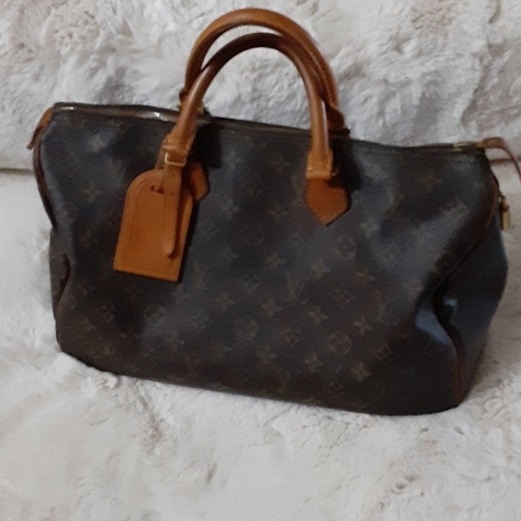 Louis Vuitton Handbags - Louis Vuitton Speedy 35